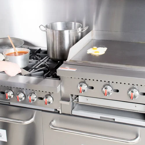 تجهیزات آشپزخانه صنعتی 20 kitchenequipment cooking گروه تولیدی صنعتی پویا صنعت امیدوار است در راستای کمک به اقتصاد خانوادهها و همچنین کمک به صنعت آشپزی ایران بتواند گامی بلند و موثر را بردارد. اولین و مهم ترین هدف این گروه در کوتاه مدت این است که بتواند به عنوان برترین تولید کننده تجهیزات آشپزخانه صنعتی و رستوران در ایران شناخته شود.